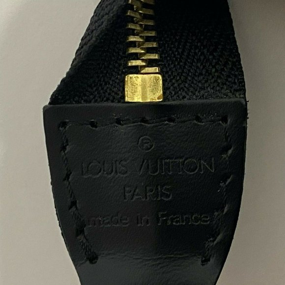 Authentic Louis Vuitton Pochette Accessories Epi Leather - Picture 15 of 16
